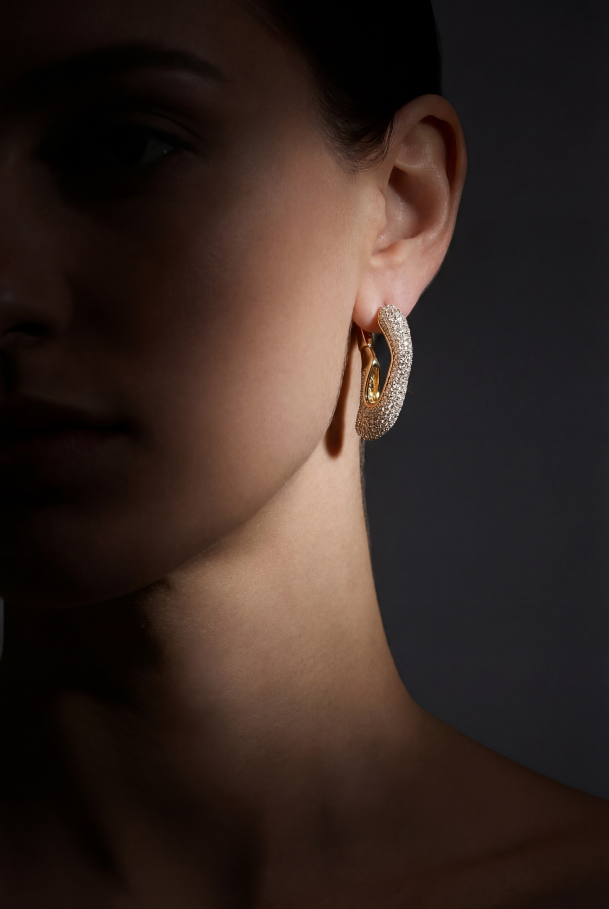 Sculpted Pave CZ Gold Plated Küpe