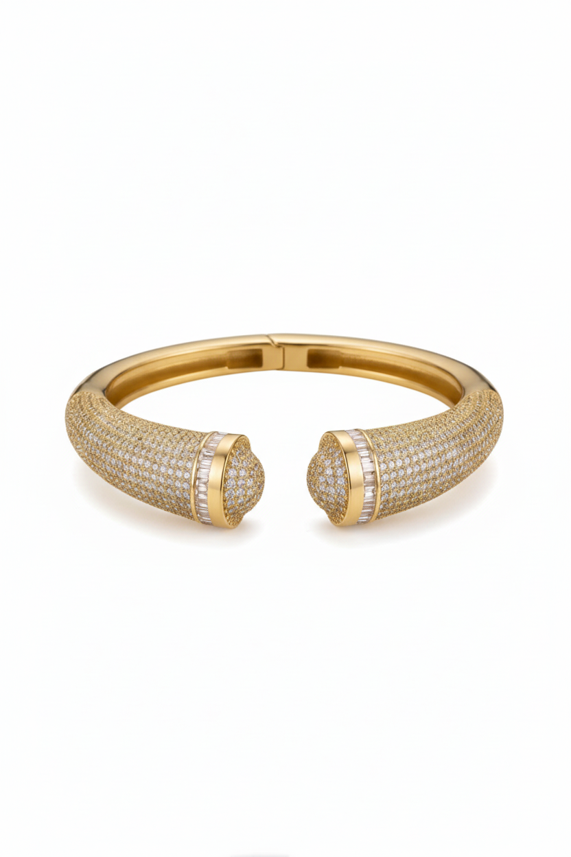 Diamond Pave Cuff - Beyaz Arka Plan + Kırpılmış + Minik Shadow