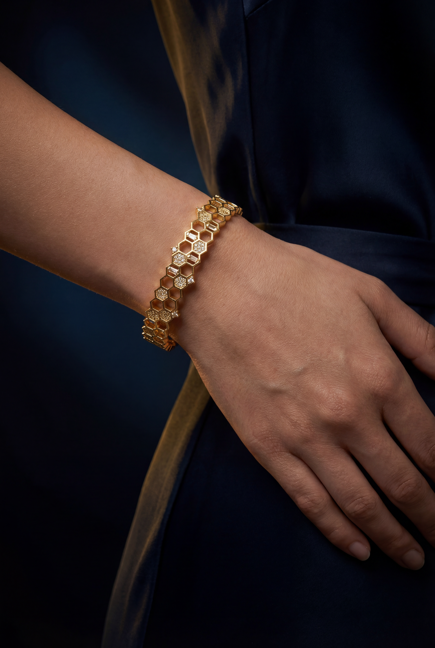 Hexagon Pave Statement Bilezik